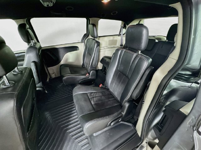 Used 2020 Dodge Grand Caravan SXT FWD image 22