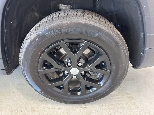 Used 2023 Jeep Grand Cherokee L Limited w/ Trailer Tow Group (B) AWD/4WD image 7