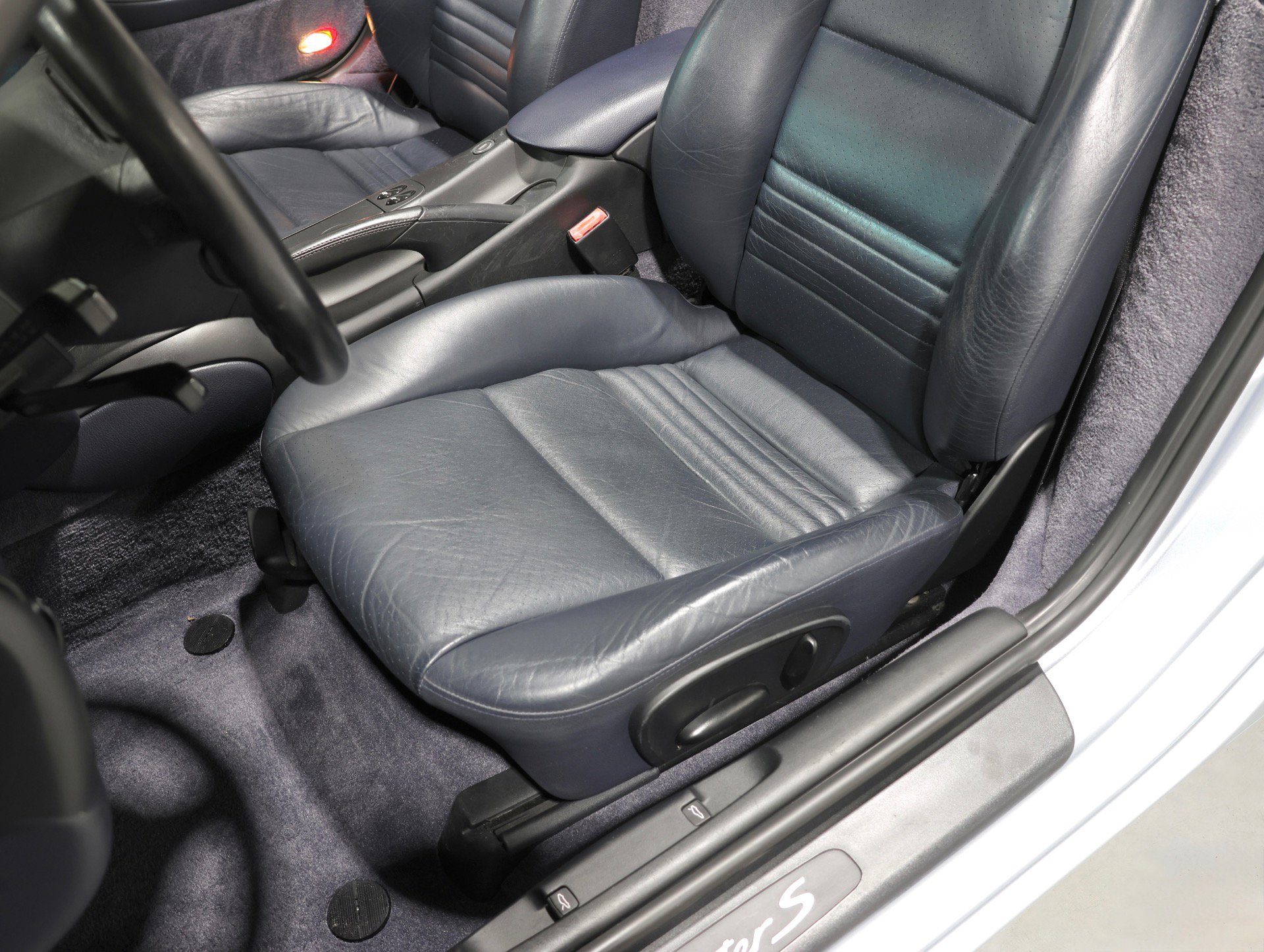 Used 2001 Porsche Boxster S image 74