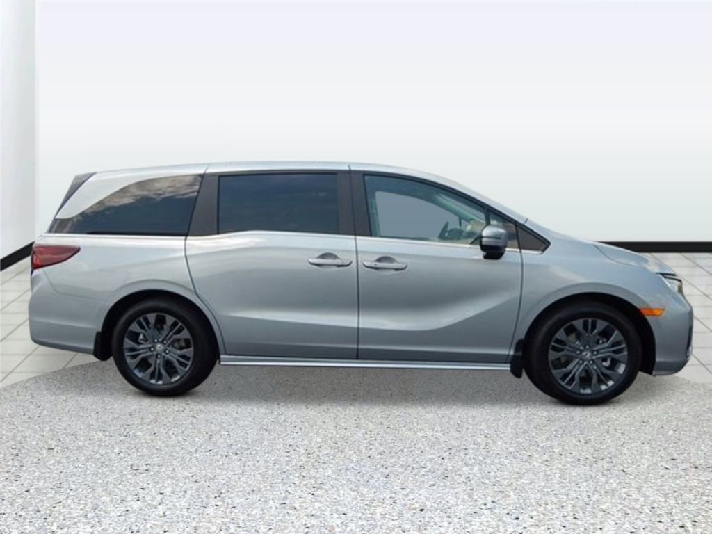 New 2026 Honda Odyssey Touring image 2