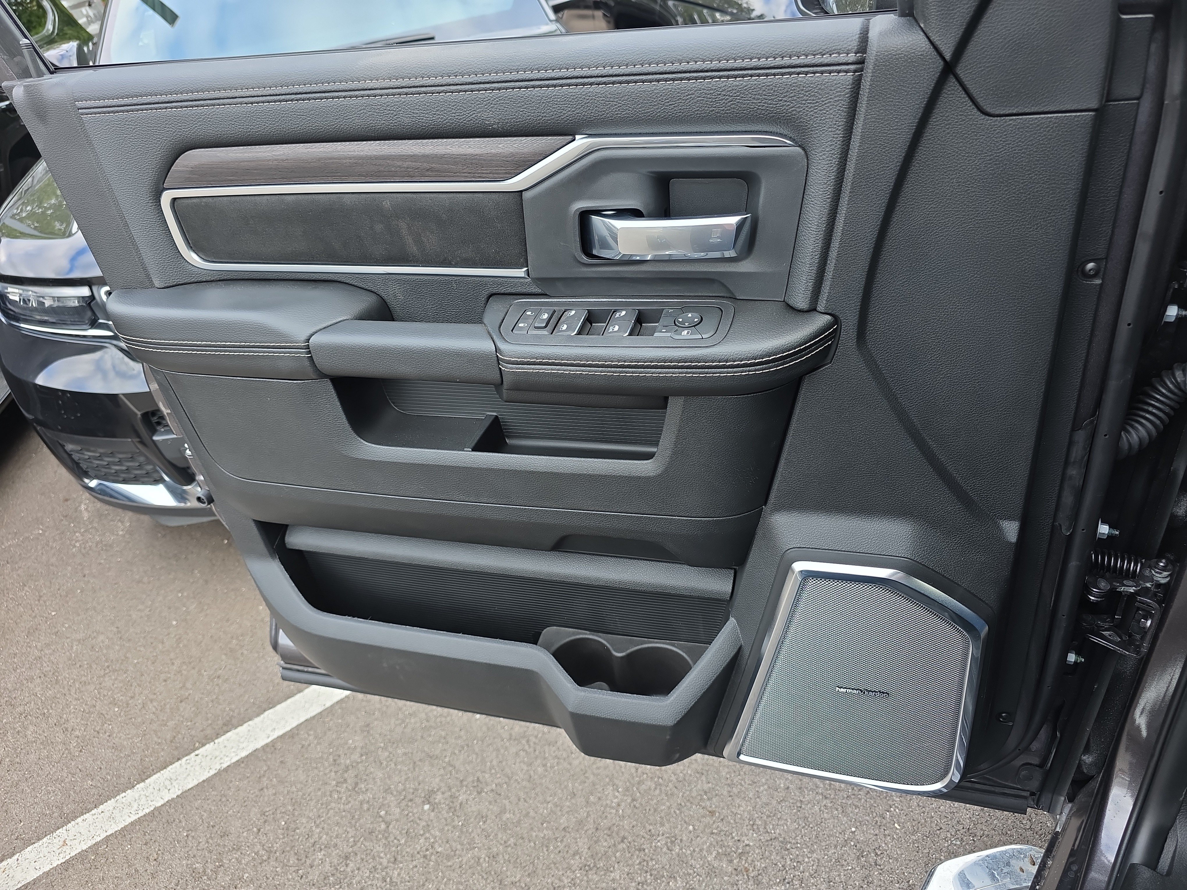 New 2027 RAM 5500 4x4 Crew Cab image 17