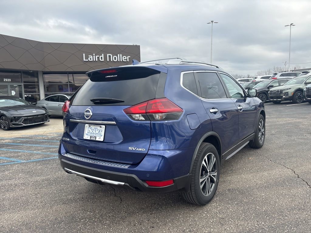 Used 2019 Nissan Rogue SV w/ Premium Package image 4