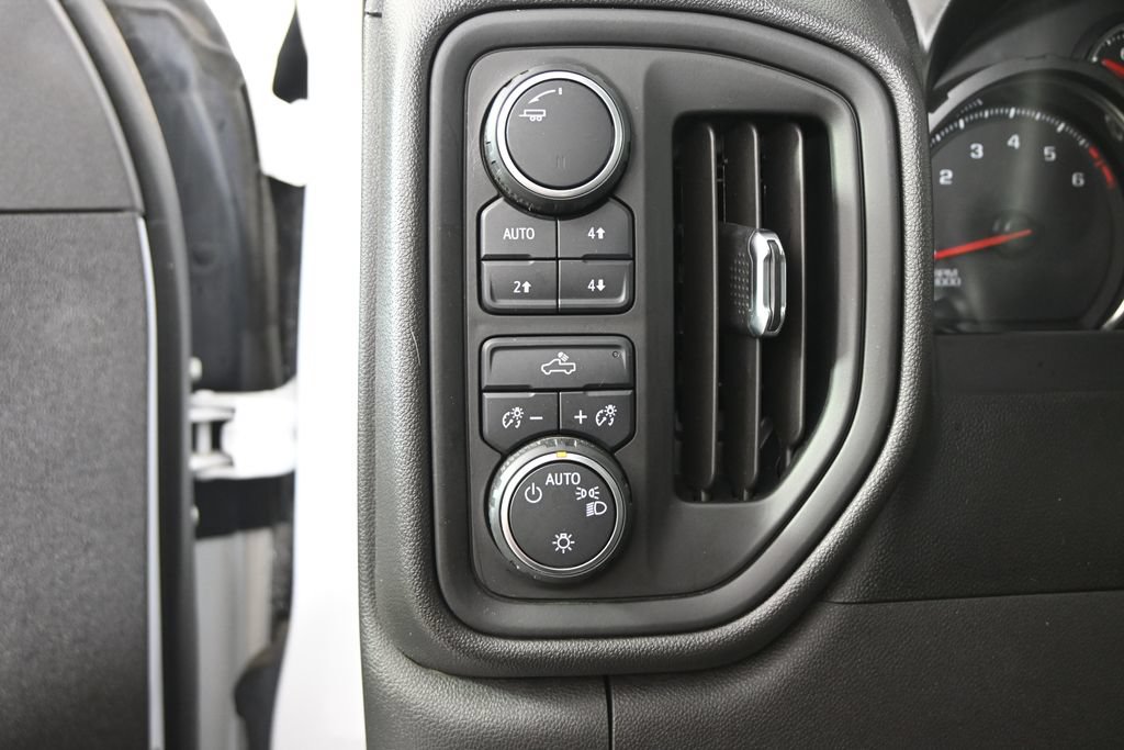 Used 2021 Chevrolet Silverado 1500 Custom Trail Boss w/ Safety Confidence Package AWD/4WD image 23