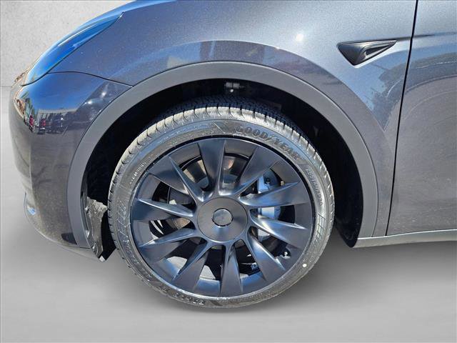 Used 2024 Tesla Model Y Long Range AWD/4WD image 21