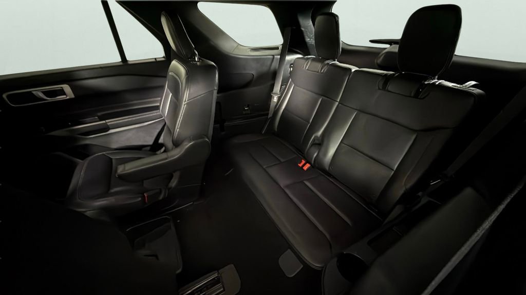 Used 2020 Ford Explorer XLT w/ Equipment Group 202A image 25