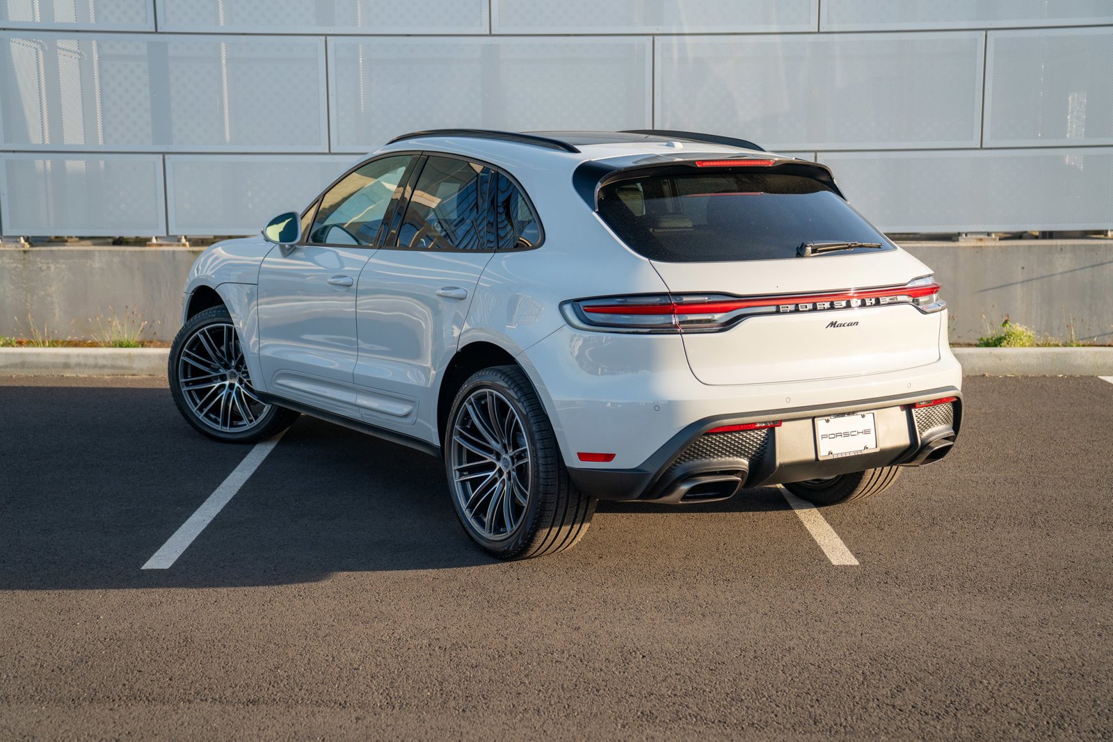 New 2026 Porsche Macan AWD/4WD image 3