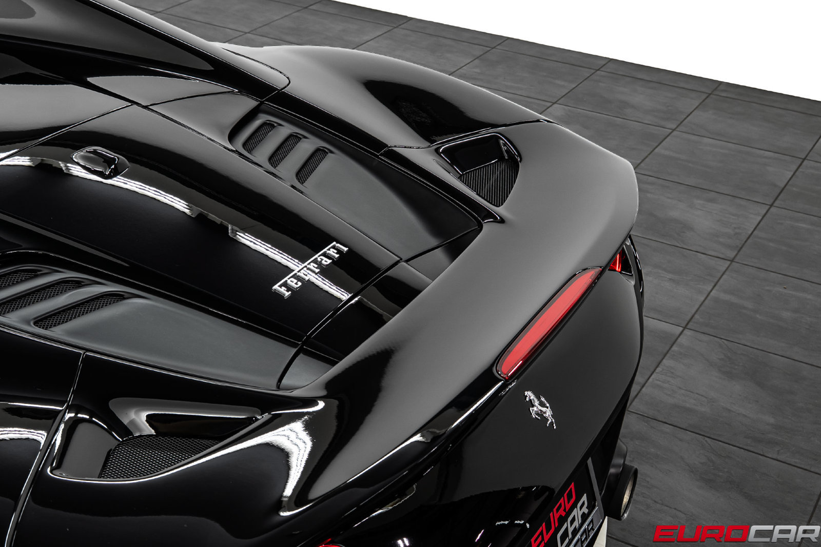 Used 2022 Ferrari F8 Tributo RWD image 21