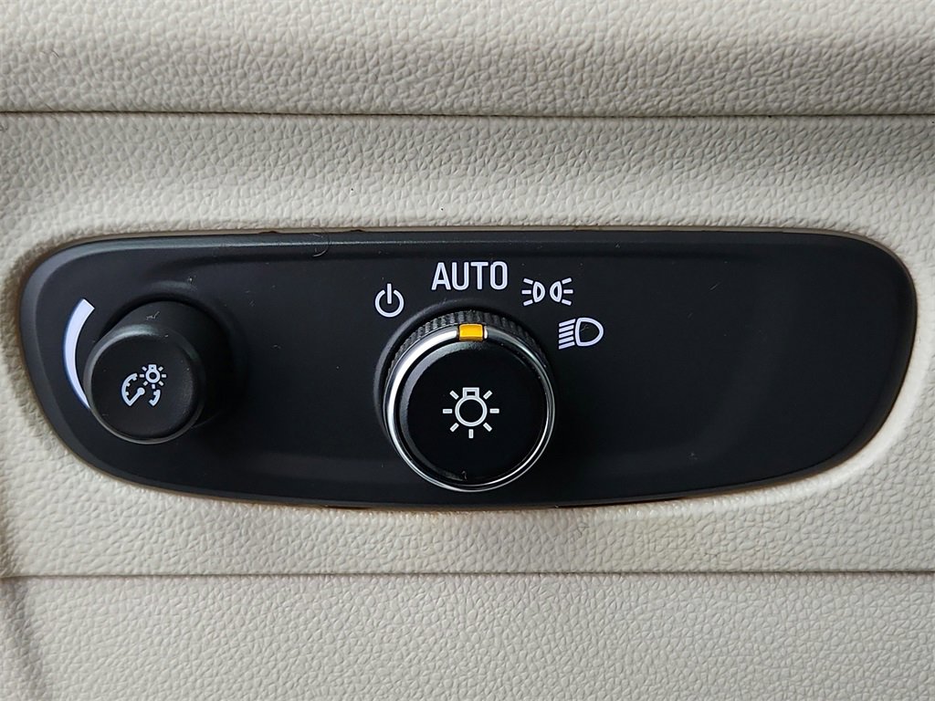 Used 2023 Buick Envision Preferred image 50