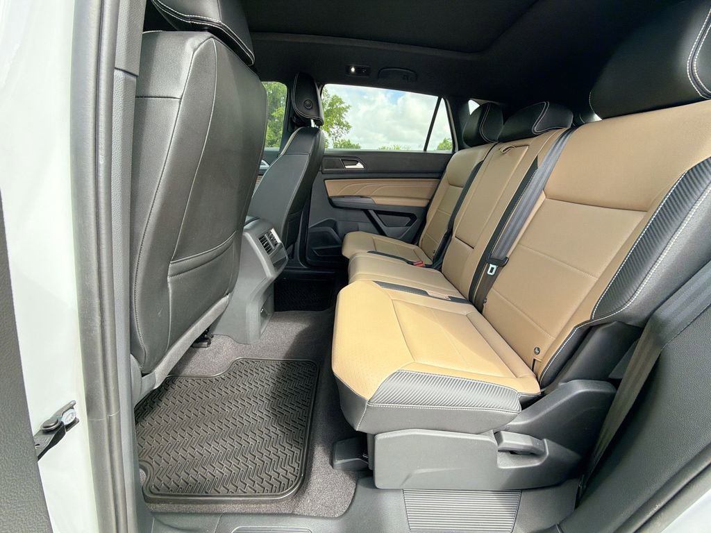 Used 2021 Volkswagen Atlas Cross Sport SE w/ Panoramic Sunroof Package FWD image 15