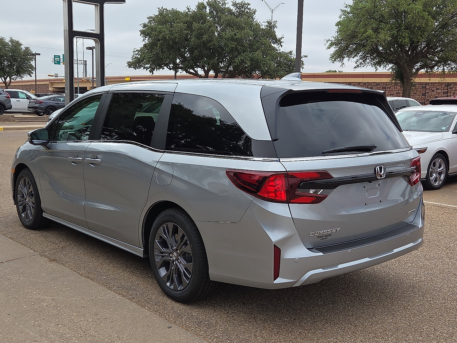 New 2026 Honda Odyssey Touring image 3