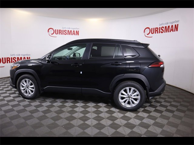 Used 2026 Toyota Corolla Cross LE image 12