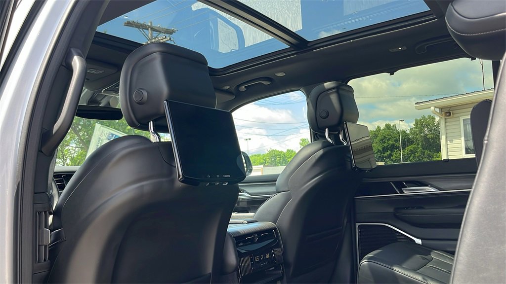 Used 2024 Jeep Wagoneer Series III w/ Premium Group I image 37