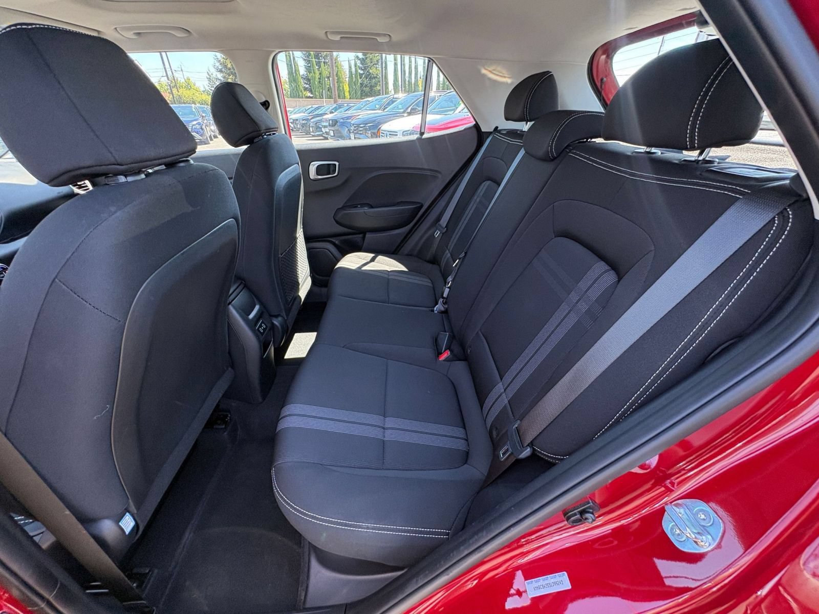 Used 2025 Hyundai Venue SEL FWD image 24
