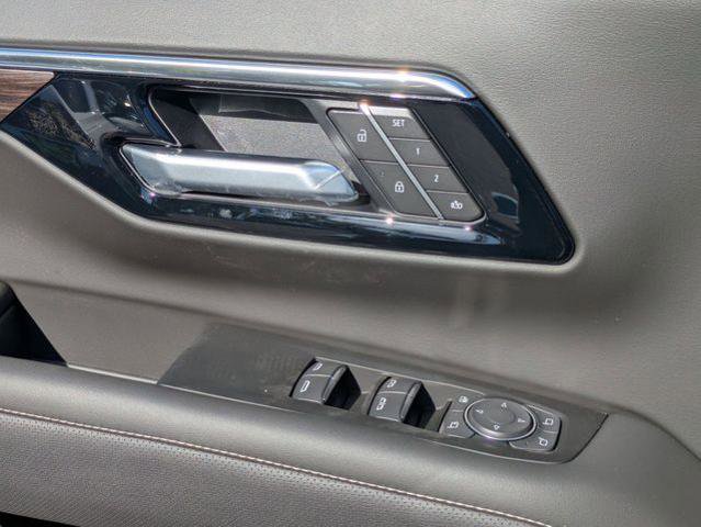 New 2026 Chevrolet Tahoe Premier w/ Sun And Tow Package AWD/4WD image 13