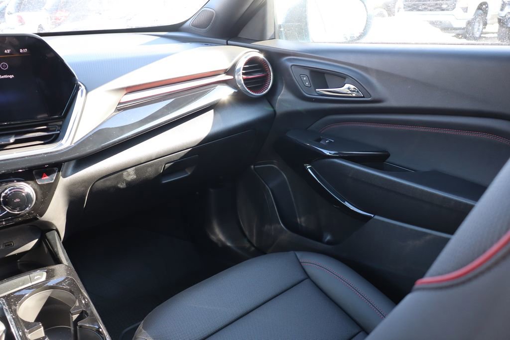 New 2026 Chevrolet Trax RS w/ Sunroof Package image 37