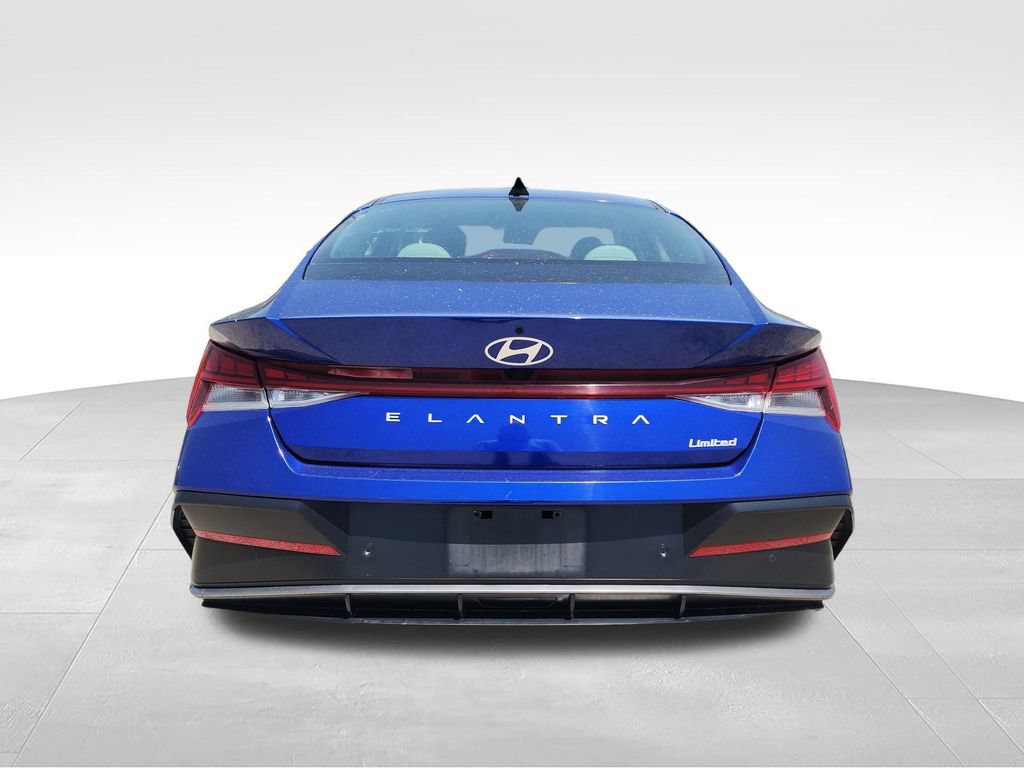 Used 2024 Hyundai Elantra Limited FWD image 7