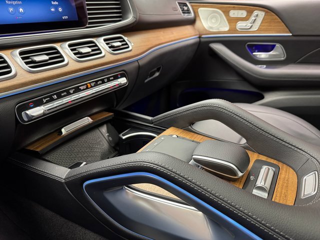 Used 2025 Mercedes-Benz GLS 450 4MATIC image 19