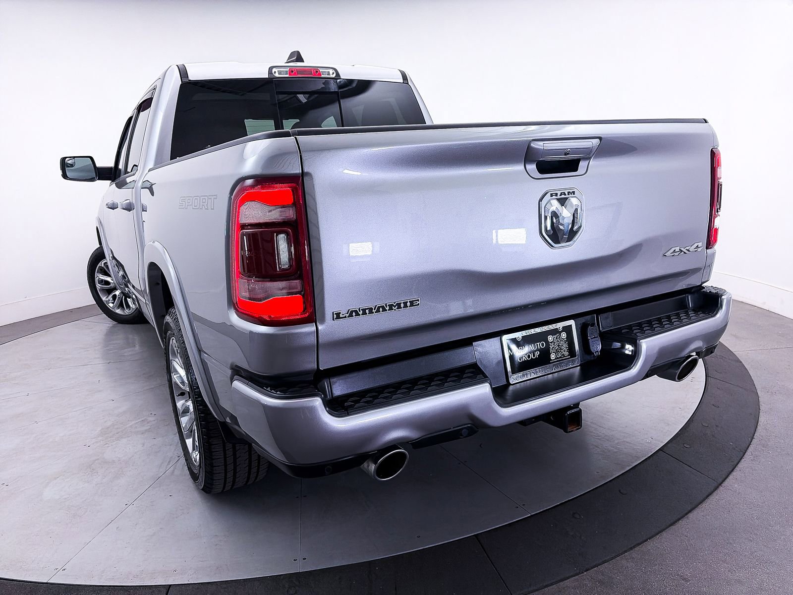 Used 2022 RAM 1500 Laramie w/ Sport Appearance Package AWD/4WD image 10
