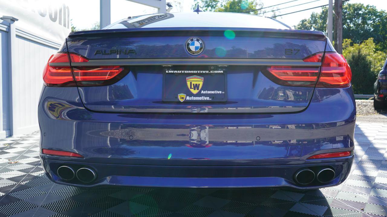 Used 2018 BMW ALPINA B7 xDrive AWD/4WD image 9