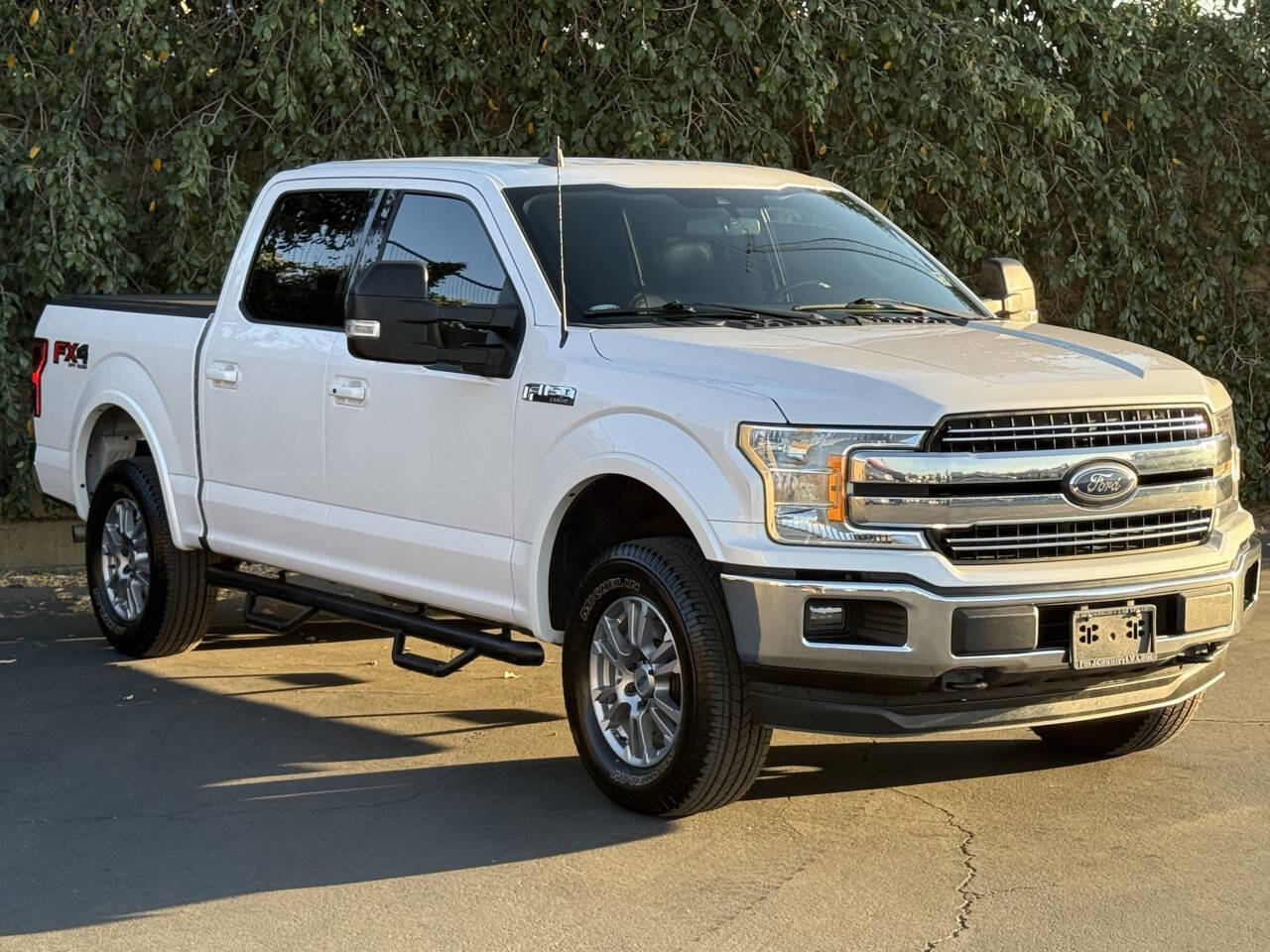 Used 2019 Ford F150 Lariat w/ Max Trailer Tow Package image 3