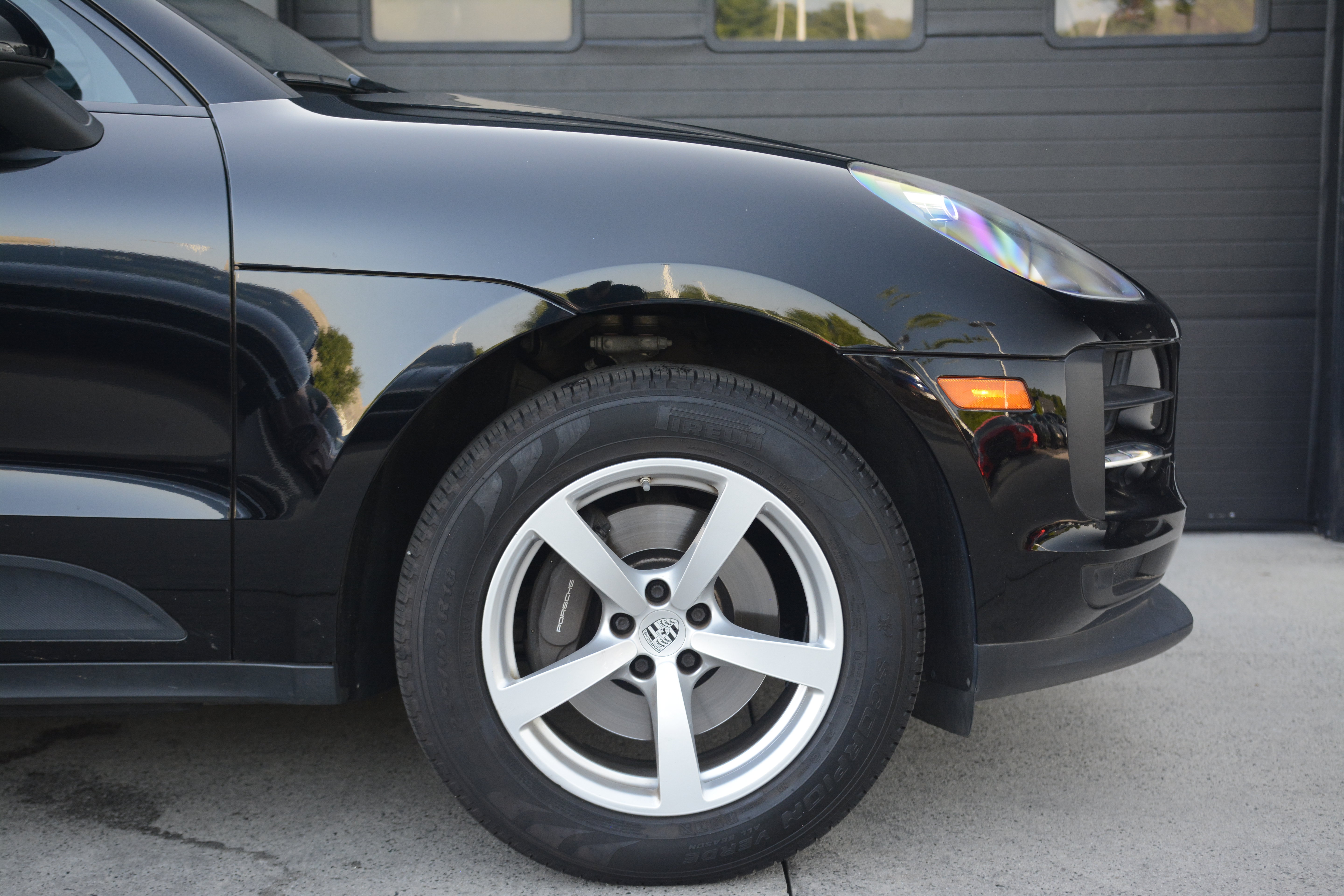 Certified 2019 Porsche Macan AWD/4WD image 39