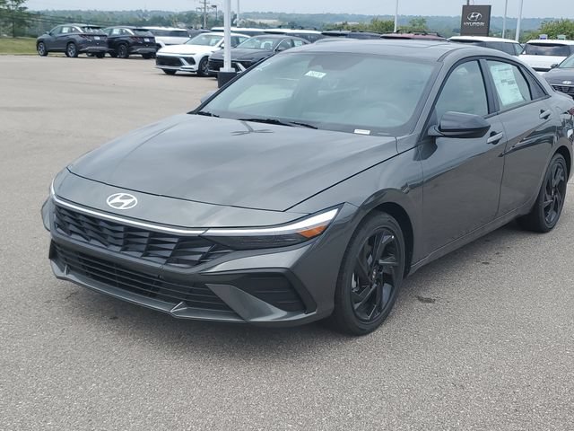 New 2026 Hyundai Elantra SEL Sport FWD image 2