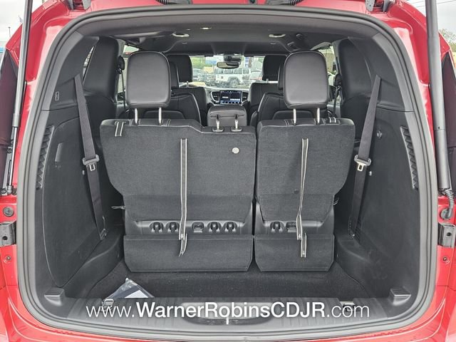 New 2026 Chrysler Pacifica Select image 12