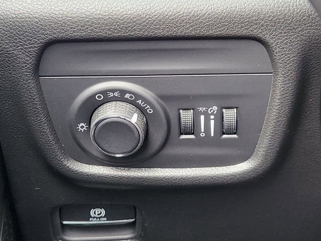 New 2026 Jeep Grand Cherokee Altitude RWD image 16