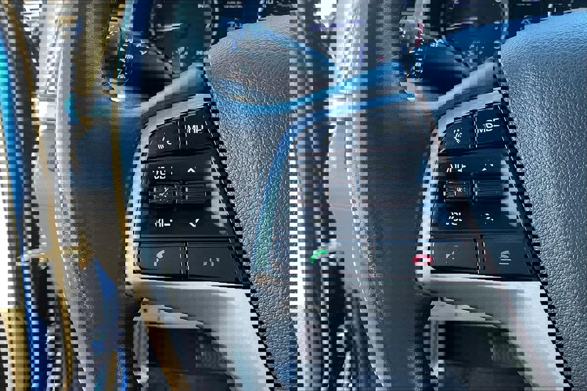 Used 2018 Hyundai Elantra Value Edition w/ Cargo Package image 13