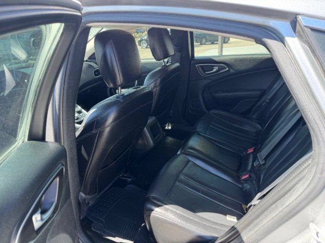 Used 2016 Chrysler 200 Limited FWD image 23