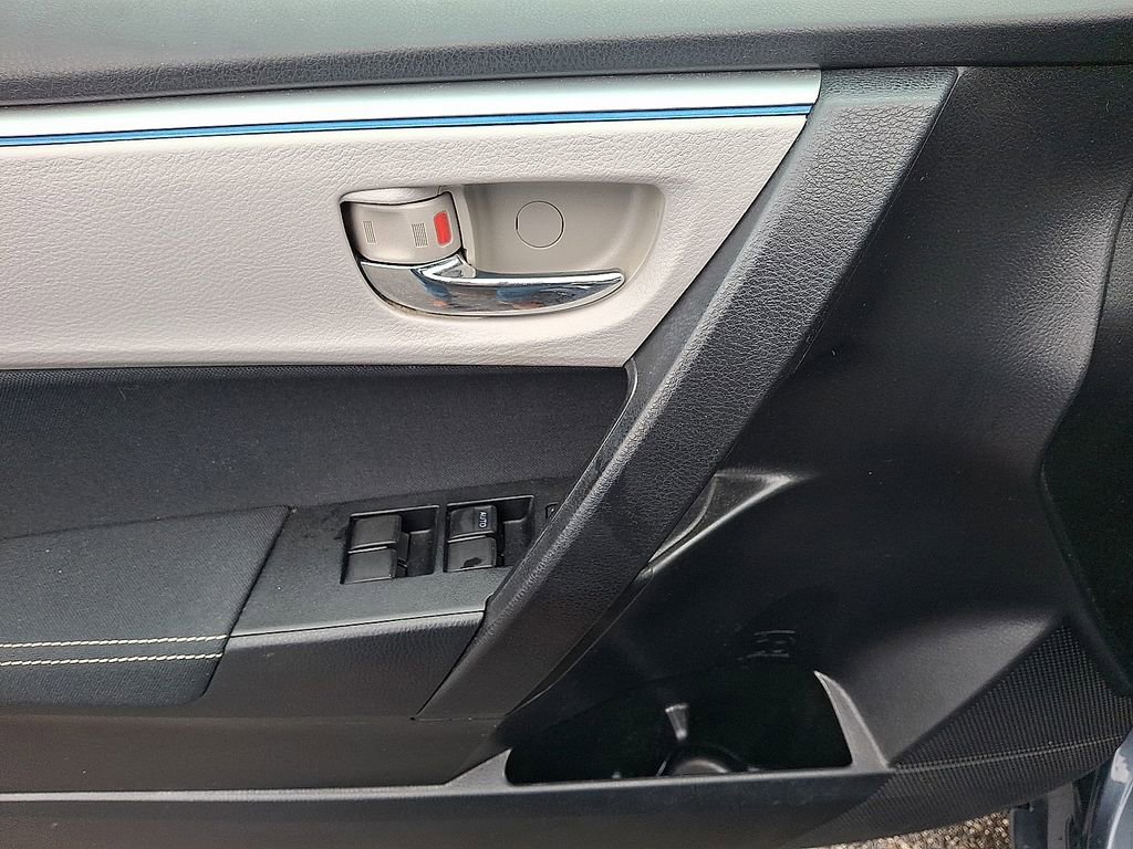 Used 2016 Toyota Corolla LE image 13