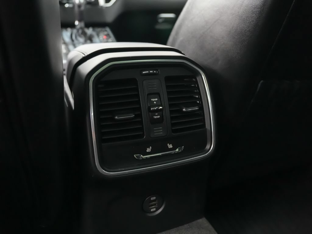 Used 2017 Porsche Macan Turbo AWD/4WD image 19