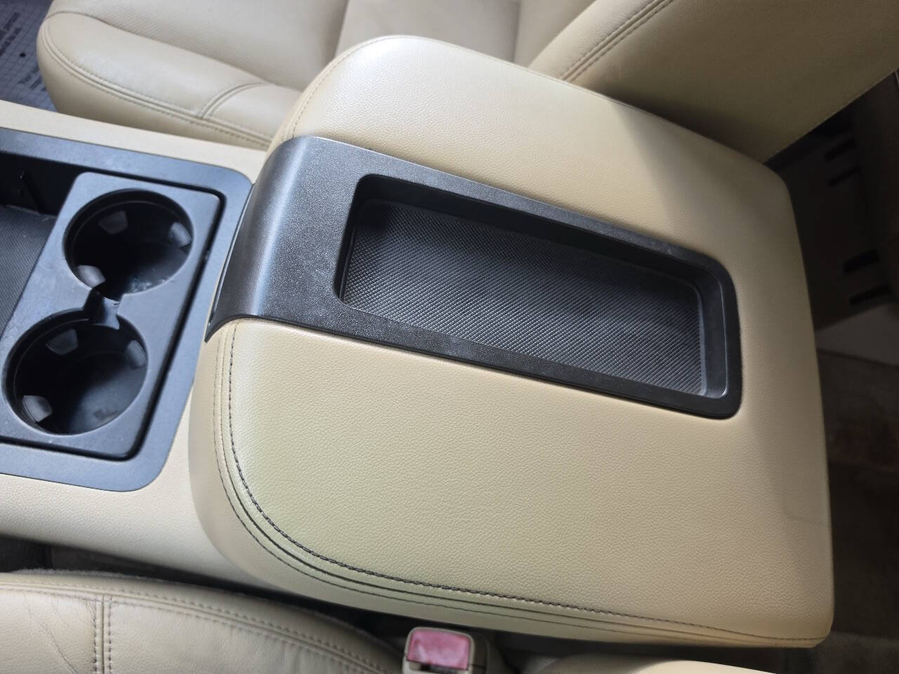 Used 2010 Chevrolet Tahoe LTZ AWD/4WD image 27