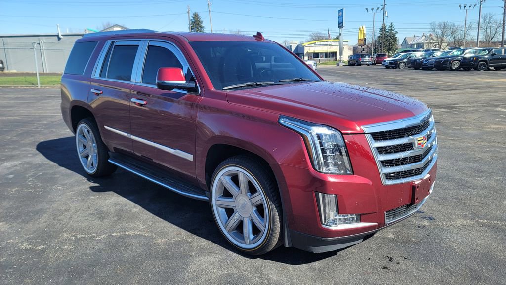 Used 2016 Cadillac Escalade Luxury image 9