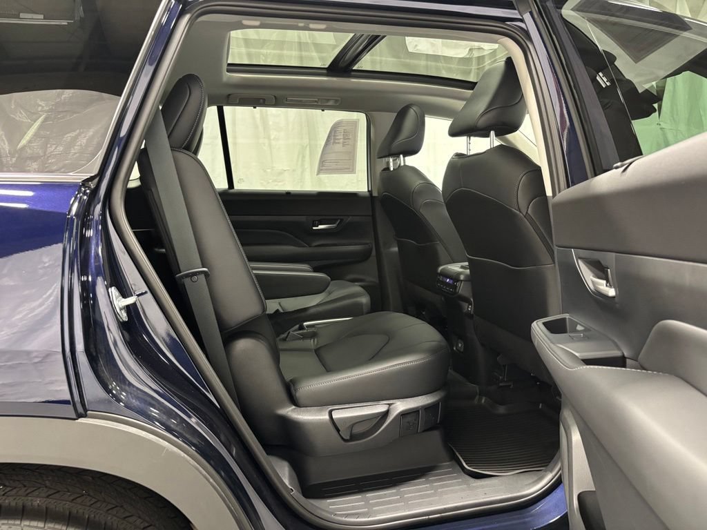 Used 2026 Toyota Grand Highlander AWD image 57