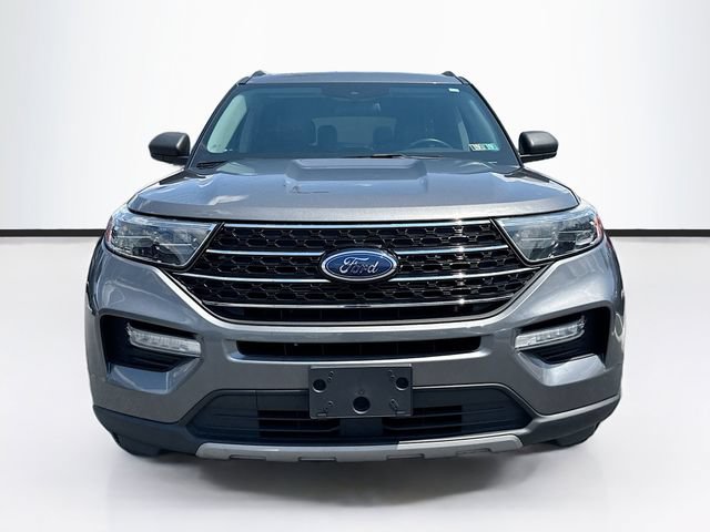 Used 2021 Ford Explorer XLT w/ Equipment Group 202A AWD/4WD image 2
