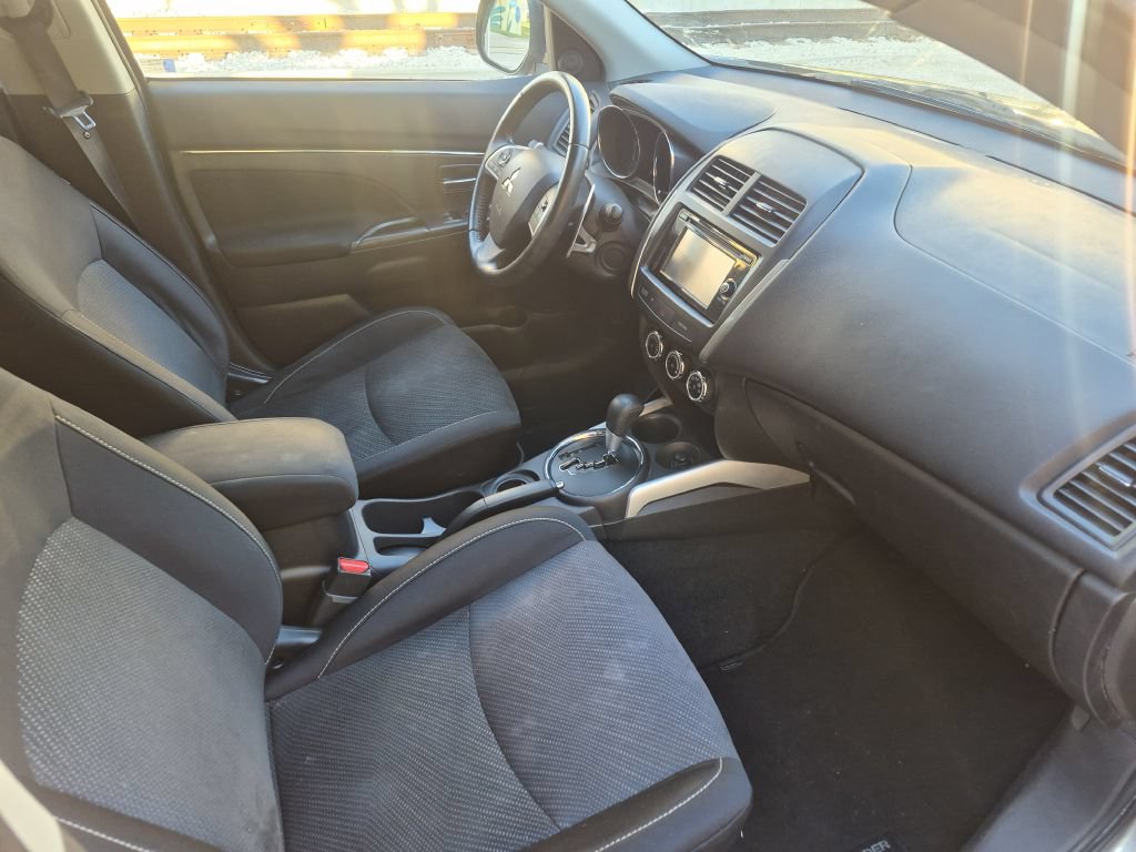 Used 2014 Mitsubishi Outlander Sport SE FWD image 11