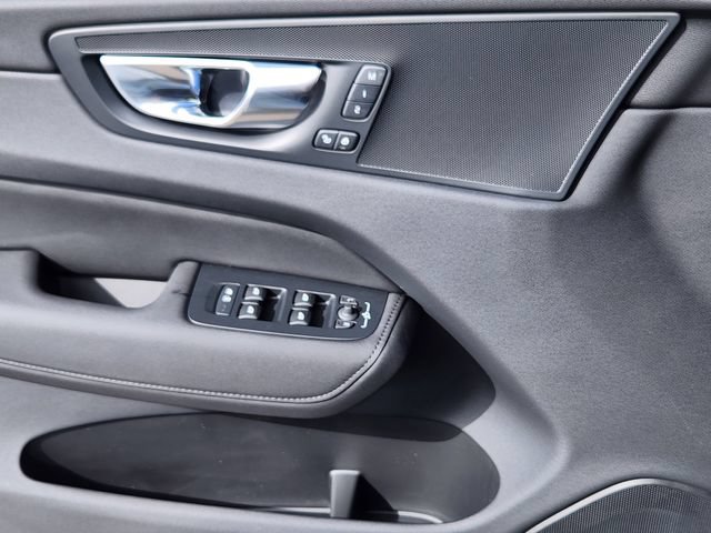New 2026 Volvo XC60 T8 Plus w/ Climate Package PRO AWD/4WD image 9