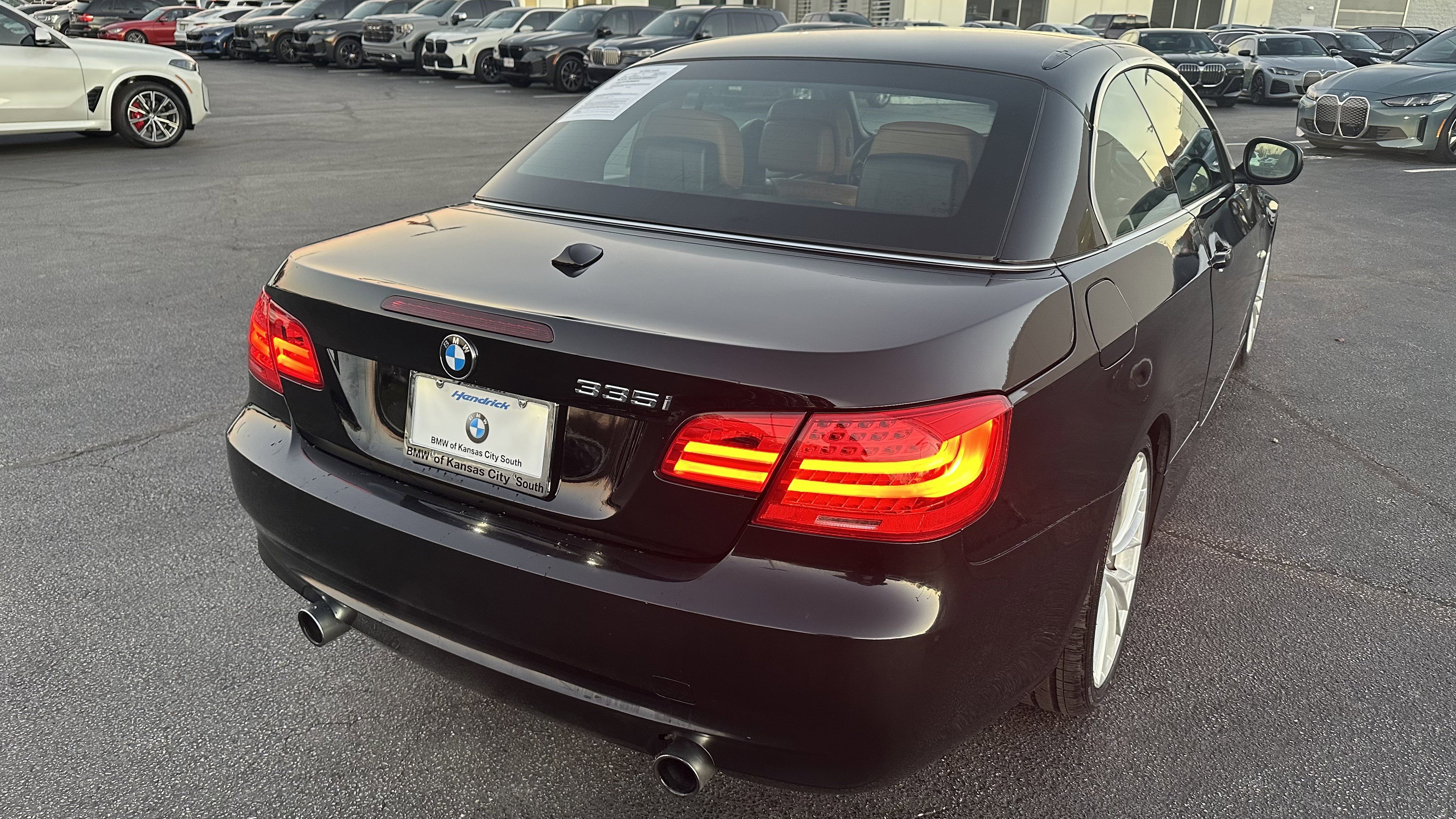 Used 2011 BMW 335i Convertible image 10