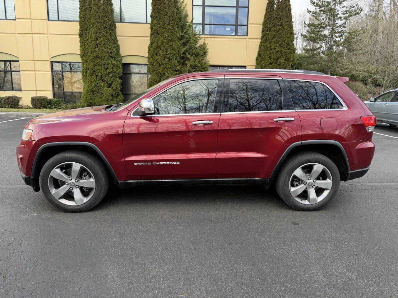 Used 2015 Jeep Grand Cherokee Limited AWD/4WD image 10