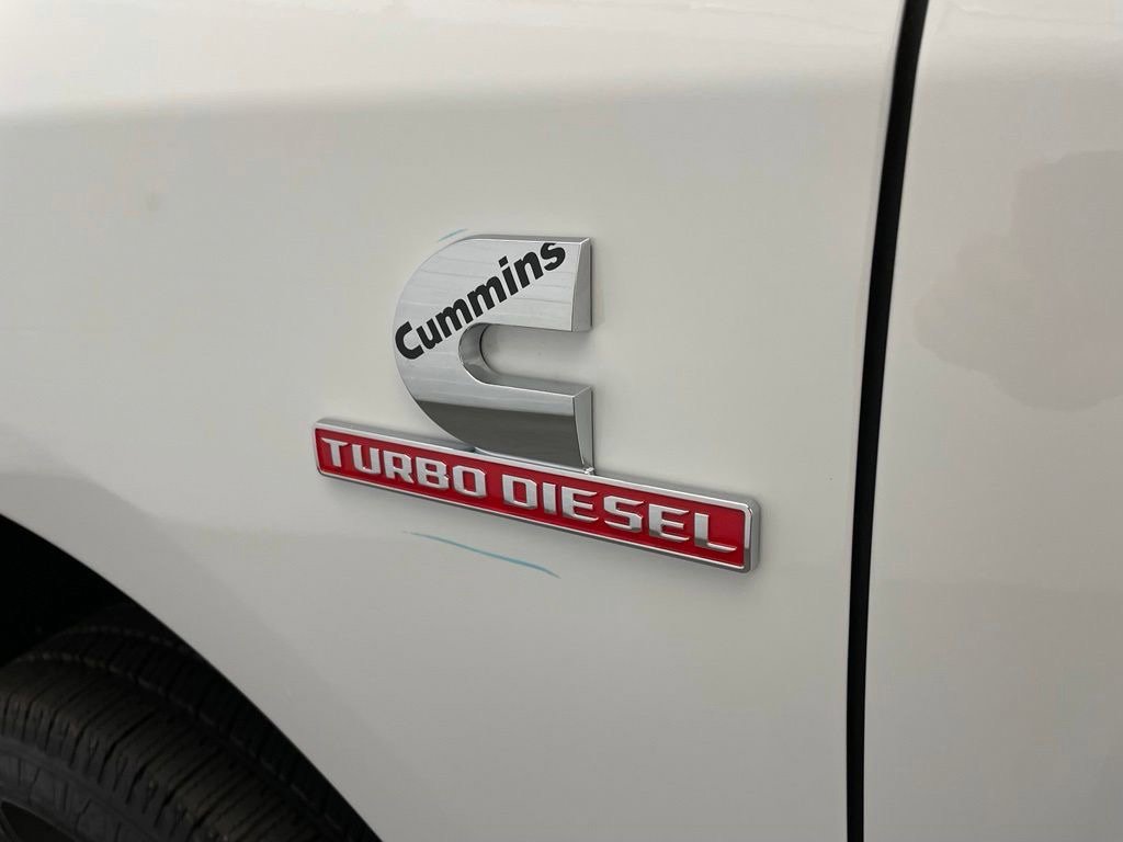 New 2026 RAM 2500 Laramie AWD/4WD image 13