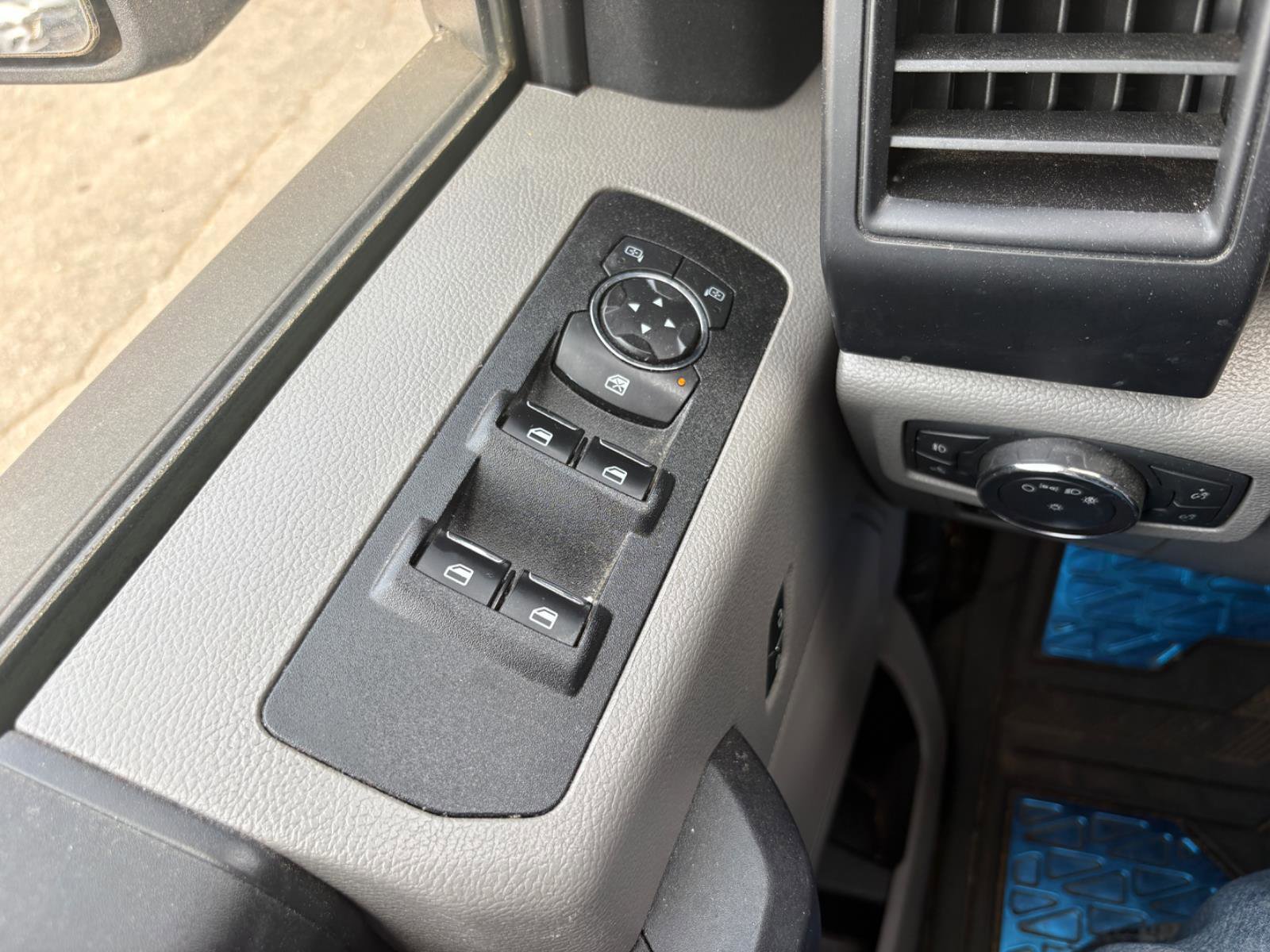 Used 2018 Ford F150 XL w/ Equipment Group 101A Mid RWD image 24