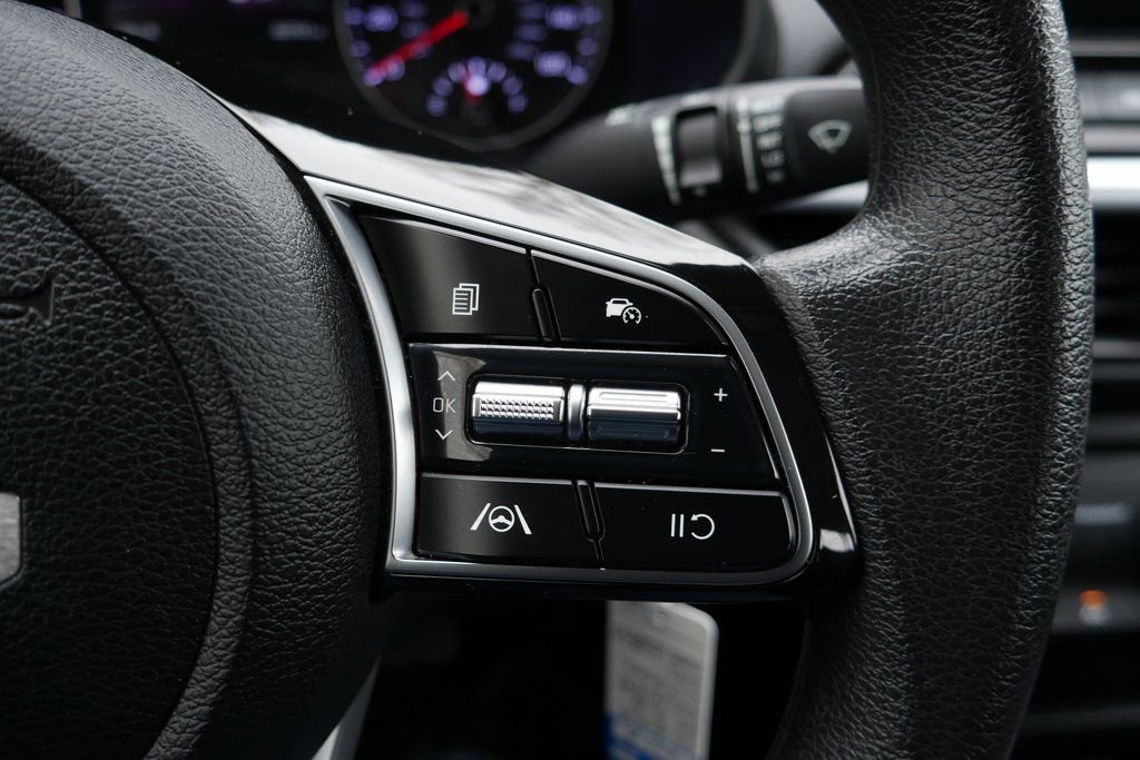 Used 2022 Kia Forte LXS image 13