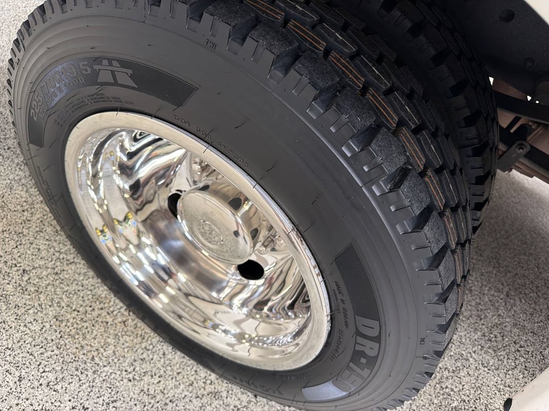 Used 2020 Ford F550 2WD Regular Cab Super Duty image 41