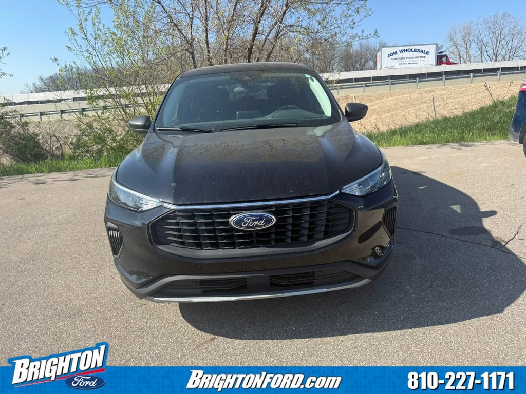 Certified 2023 Ford Escape Active w/ Cold Weather Package FWD image 2
