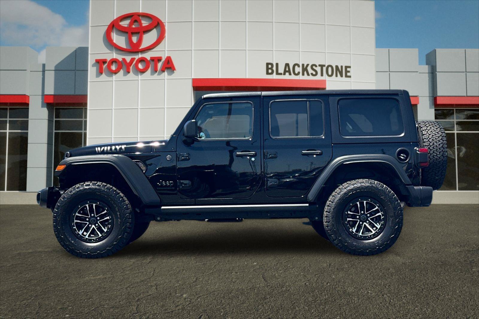 Used 2025 Jeep Wrangler Unlimited Sport AWD/4WD image 6