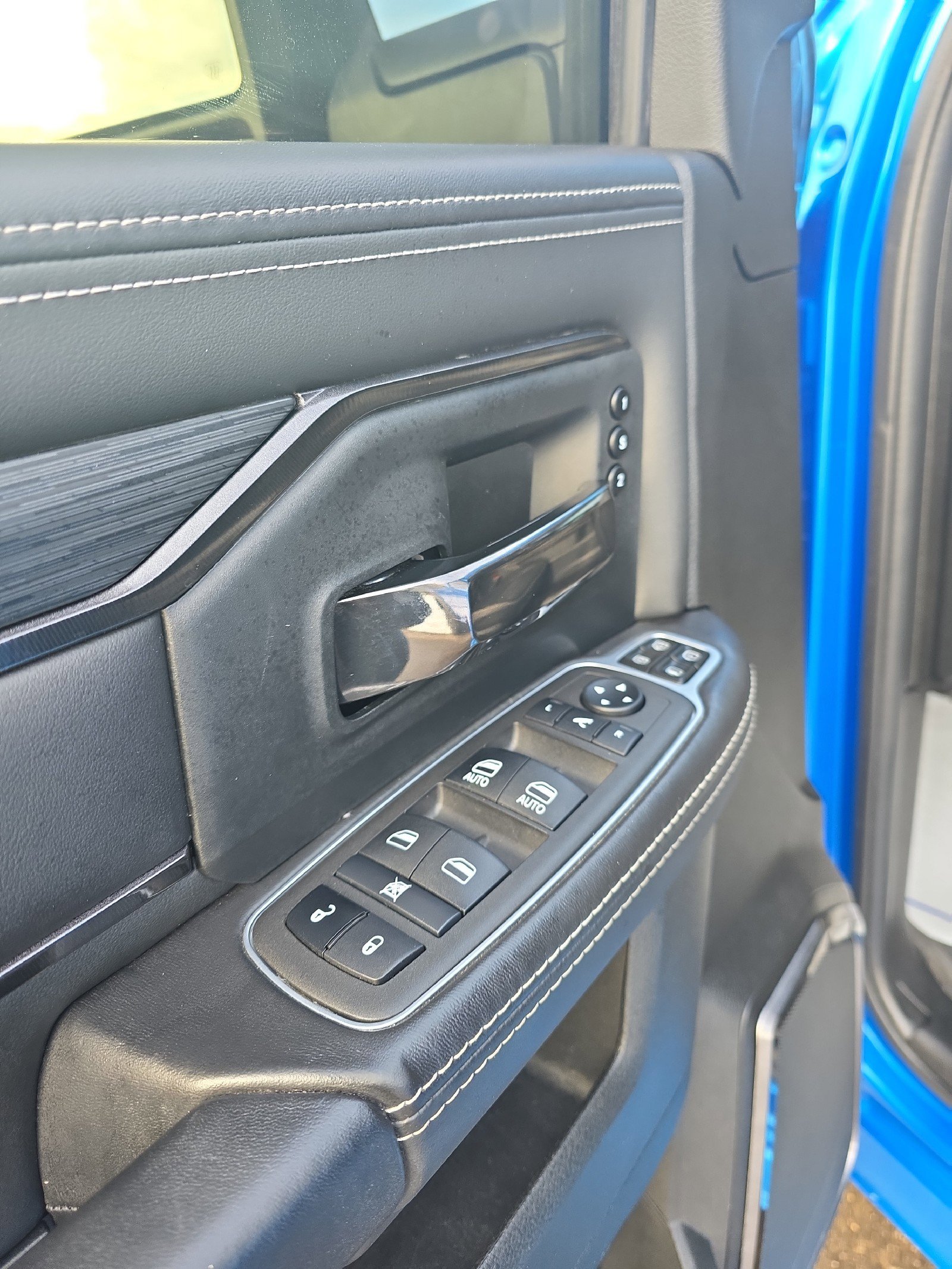 Used 2024 RAM 2500 Rebel w/ Towing Technology Group image 22