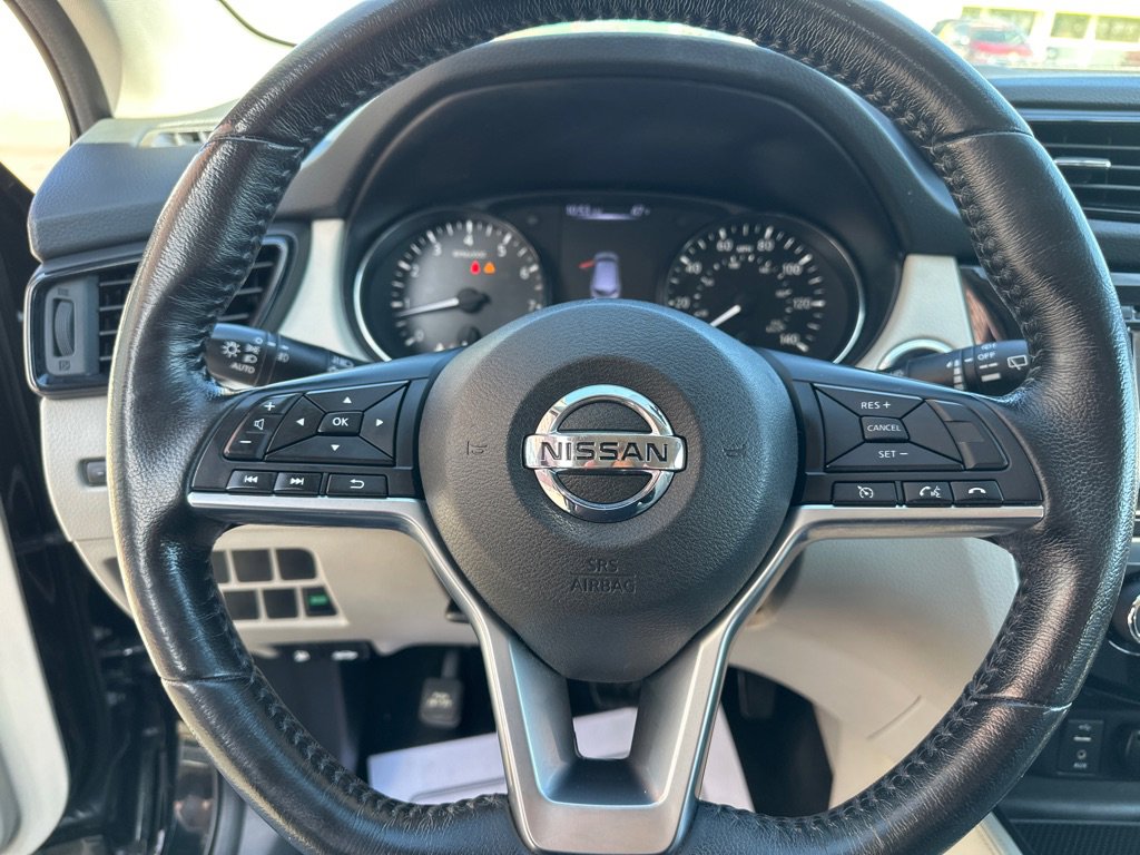 Used 2017 Nissan Rogue Sport SL image 25