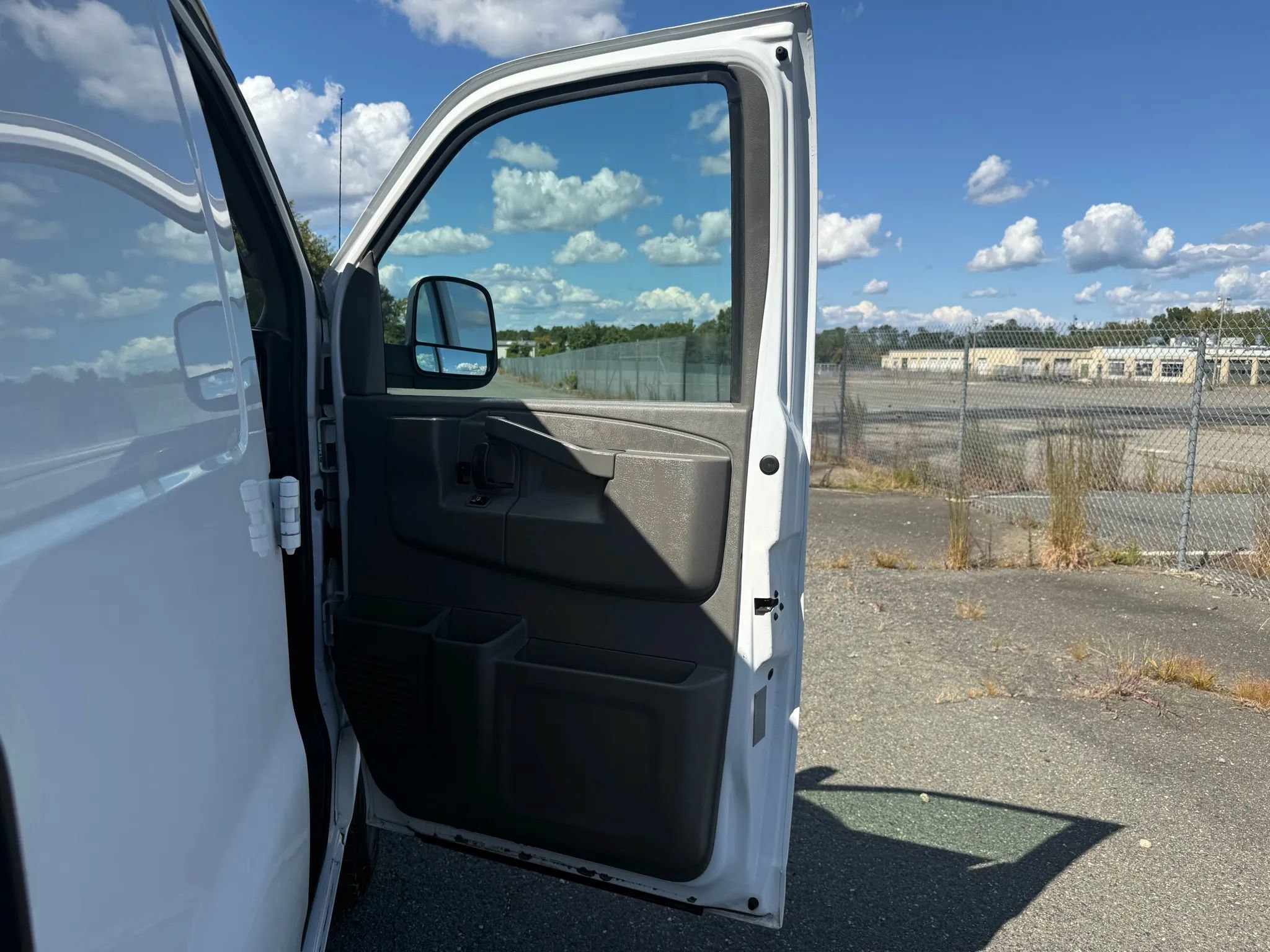 Used 2016 Chevrolet Express 2500 RWD image 42
