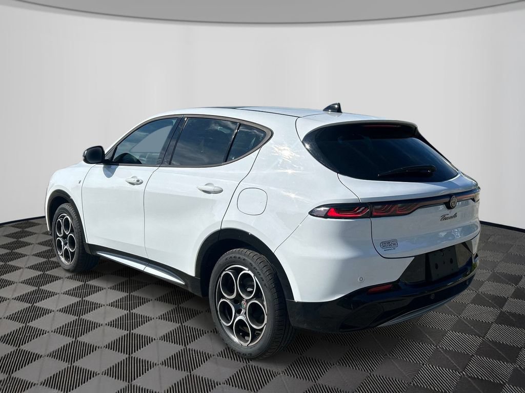 Used 2024 Alfa Romeo Tonale Ti w/ Premium Interior Package AWD/4WD image 3
